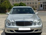 Mercedes E 240-1