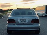 Mercedes E 320-5