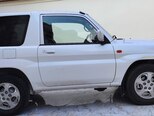 Mitsubishi Pajero io-3