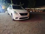 Nissan Sunny-13