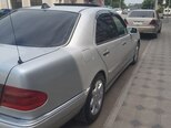 Mercedes E 200-10