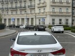 Hyundai Elantra-3