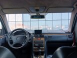 Mercedes E 280-11