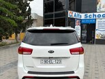 Kia Carnival-2