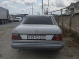 Mercedes 200-2