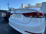 Hyundai Elantra-12