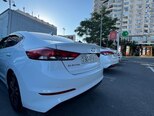 Hyundai Elantra-13
