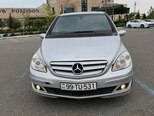 Mercedes B 180-3