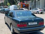 Mercedes E 240-6