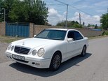 Mercedes E 200-5