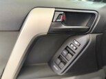 Toyota Land Cruiser Prado-17