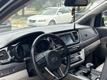 Kia Carnival-11