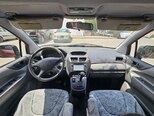 Mitsubishi Chariot Grandis-8