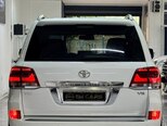 Toyota Land Cruiser-19