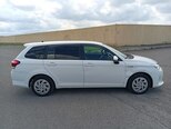 Toyota Corolla Fielder-4