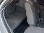 Kia Carens-13
