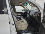 Toyota Land Cruiser-9