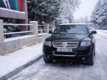 Volkswagen Touareg-1