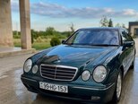 Mercedes E 220-1