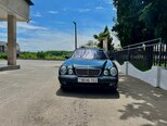 Mercedes E 220-2