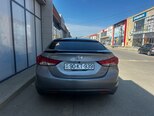 Hyundai Elantra-2