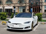 Tesla Model S-1