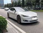 Tesla Model S-6