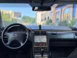 Mercedes E 240-11