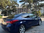 Hyundai Elantra-3