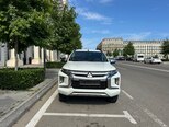Mitsubishi L200-1