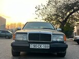 Mercedes 200 E-1