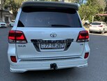 Toyota Land Cruiser-9
