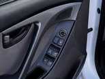 Hyundai Elantra-4