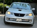 Mitsubishi Airtrek-1