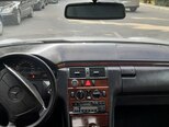 Mercedes E 230-5