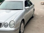 Mercedes E 240-2