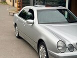 Mercedes E 240-3