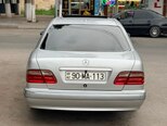 Mercedes E 240-5