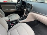 Hyundai Elantra-12
