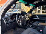 Toyota Land Cruiser-6