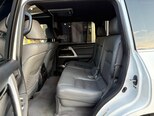 Toyota Land Cruiser-7