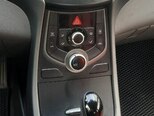 Hyundai Elantra-12