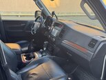 Mitsubishi Pajero-13