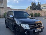 Mitsubishi Pajero-5