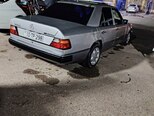 Mercedes 200 E-18