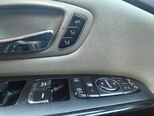Kia Carnival-10