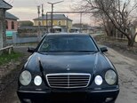 Mercedes E 240-1