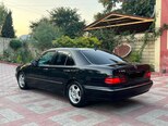 Mercedes E 240-3
