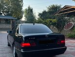 Mercedes E 240-7