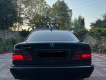 Mercedes E 240-8